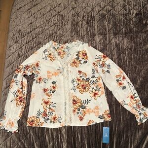 Cupshe Blue Tag on Quilted Fabric